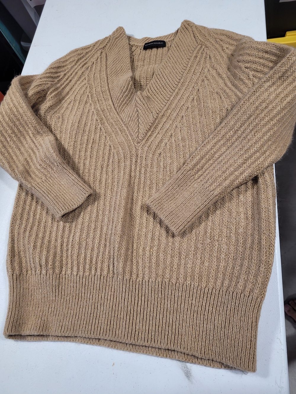 Banana Republic Women's V-Neck Cable Sweater - Tan